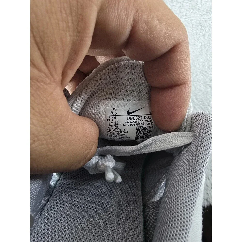 ​Nike Renew Serenity Run Women's Size 8.5 Grey Silver Running Shoes DB0522-001